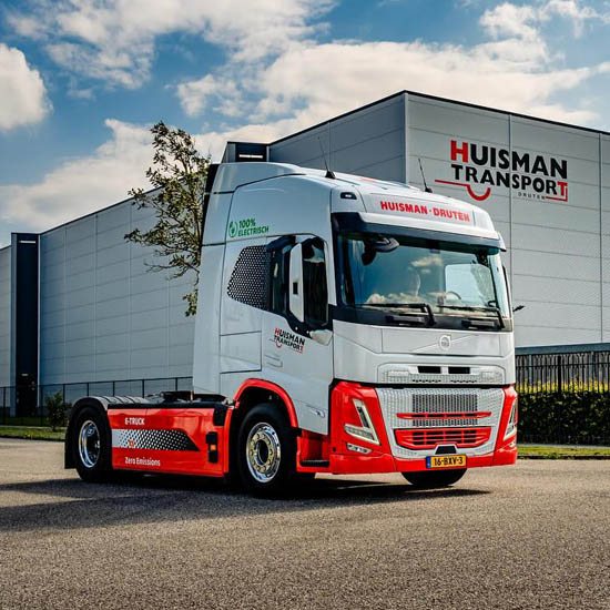 Huisman Transport met eerste elektrische Volvo-trekker