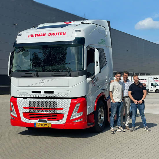 Huisman Transport met eerste elektrische Volvo-trekker